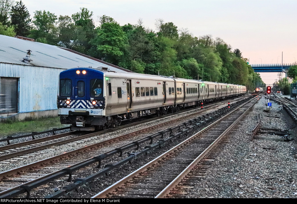 MNCR 4279 on train 775